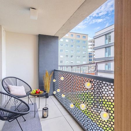 Design Apartment - Balcony, Free Parking, Yoga, 10 Mins To Center, By Gravity Prague Exterior photo